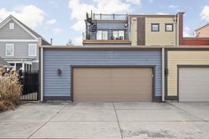 Delaware Loft-2BR Townhome w Rooftop Deck - Family Friendly