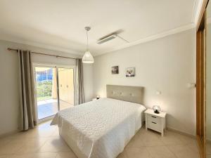 Ondamoura by Garvetur