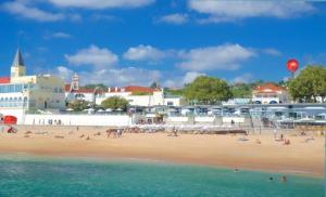 2min from BEACH & Iconic Casino Garden views