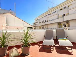 CASA DE CARVOEIRO - Terrace, Beach & Center 450m, AC - WiFi