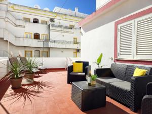 CASA DE CARVOEIRO - Terrace, Beach & Center 450m, AC - WiFi