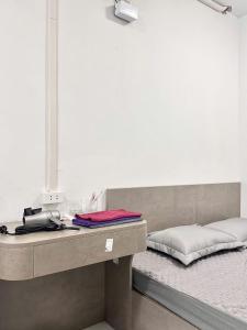 Near Hoan Kiem lake - Ly Nam De Hostel Hanoi