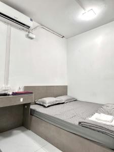 Near Hoan Kiem lake - Ly Nam De Hostel Hanoi