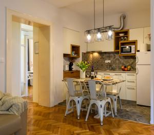 Design Apartment - City Break Apartments