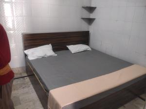 Shri Laddu Gopal Paying Guest House