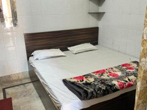 Shri Laddu Gopal Paying Guest House