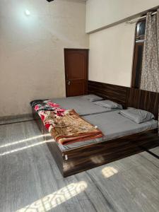 Shri Laddu Gopal Paying Guest House