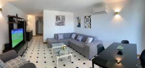 2-bedroom apartment in Albufeira, 10 minutes from the beach, with pool