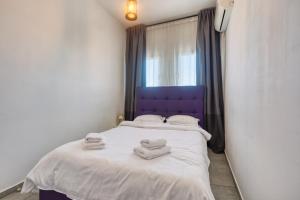 Sky View Apartment - Balcony over Universitate