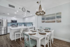 Bristol 1107-Beachfront Updated On-site Restaurants Resort Sleeps 9