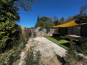 Bungalow jacuzzi & jardin privatif séjour détente au soleil