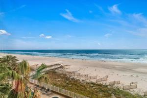 Admirals Quarters 703-New-Custom Decorated-Built-in Bunks-Beachfront-Luxury-View