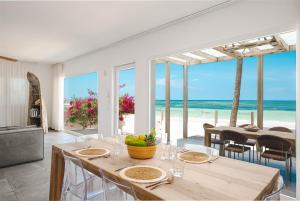 Private Beachfront Suite Apartment " Moja "