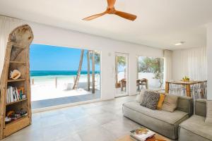 Private Beachfront Suite Apartment " Moja "