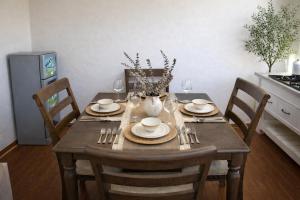 Private studio in villa with Bathtub & working space