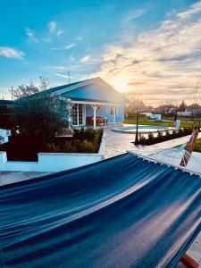 Бутикови Вили Хамбарлии с отопляем басейн и джакузи