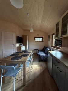 WYPOCZYWANKO 40 DOMEK BORSK Nad jeziorem