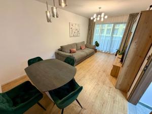 Modern apartment by Managr
