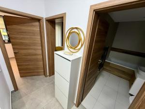 Modern apartment by Managr