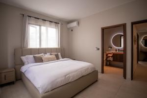 Golden Palm Apartment