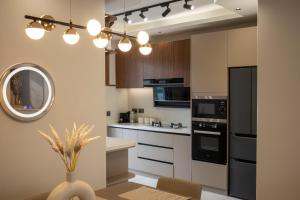 Golden Palm Apartment