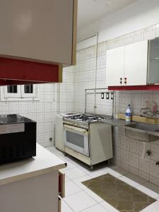 Chic 2BR in Mit Akaba - Perfect for Young Folks