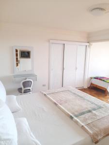 Luxury Duplex Chalet In Al Mamoura Beach With Garden view & Partial Sea View Next to Helnan Hotel Family شاليه دوبلكس في المعموره الشاطئ الترا لوكس بإطلالة على الجناين و رؤيه جانبيه لل