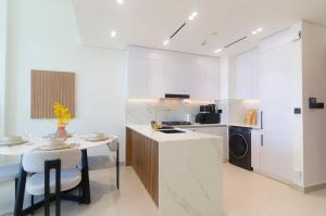 Prestigious 1BR Near Circle Mall