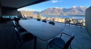 Luxury Lake View Apartment Minusio by HolAp