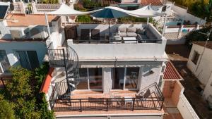 Marbella Beach House with Private Garden in Peaceful Area Close to Everything - Magnolia Properties