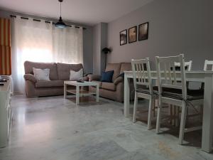 Apartamento, piscina, parking, sol y cerca de la playa VFT MA 75455