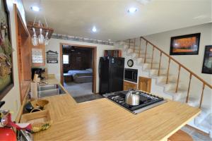 Hazelwood Hideaway with Boat slip-Lake Area