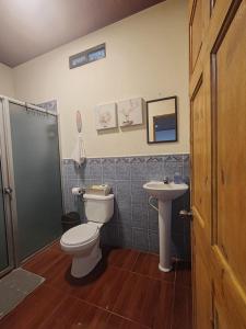 Cozy Loft Just 5 Minutes from El Tunco AC , Wi-Fi,