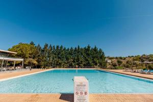 T2 Renovado | Piscina & Garagem | Marina Park