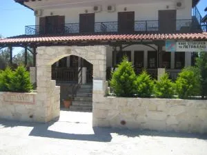 Petradaki Apartments - Mola Kalyva