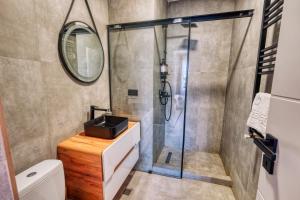 Old Town Apartments Brătianu - City Center Stay