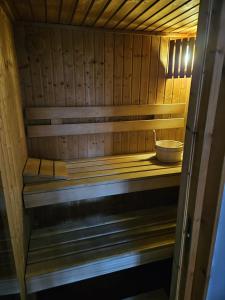 Hoevense wellness met hottub & sauna