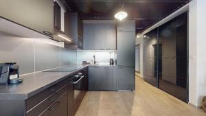 Industrial Loft Retreat w AC and Garage Parking