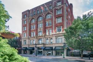 Landing Spectacular Studio in Downtown New Haven