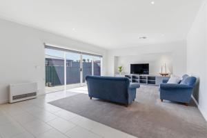 11 Singleton Street