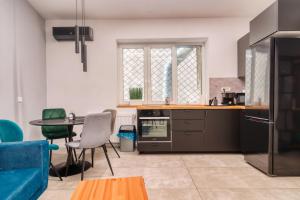 Old Town Apartments Brătianu - City Center Stay