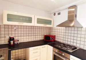 T2 50m2 traversant - Toulon bas faron - parking gratuit et clim