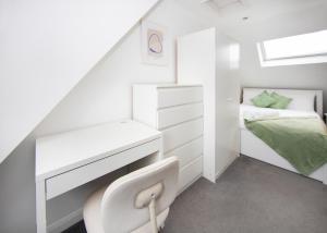 Stylish Town House - Located close to Derby centre