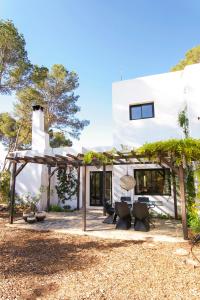 Luxury Ibiza Villa with Heated Pool & Outdoor Kitchen 8 Guests