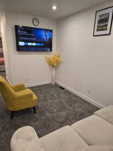 Modern Comfort - With AC