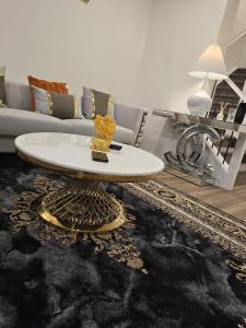 Modern Comfort - With AC