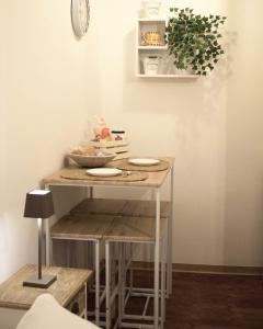 La Petite Room
