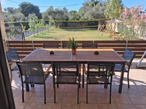 Georges family friendly maisonette with great exterior