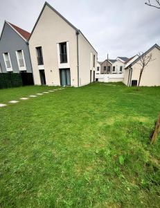 6-Min Drive to Disneyland House with Free Parking