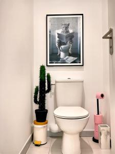 6-Min Drive to Disneyland House with Free Parking